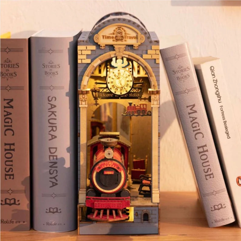 Crafts - Book Nook - Time Travel